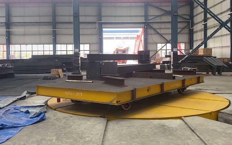 工業(yè)過跨轉(zhuǎn)運(yùn)場景中，有軌道平板車優(yōu)勢(shì)明顯