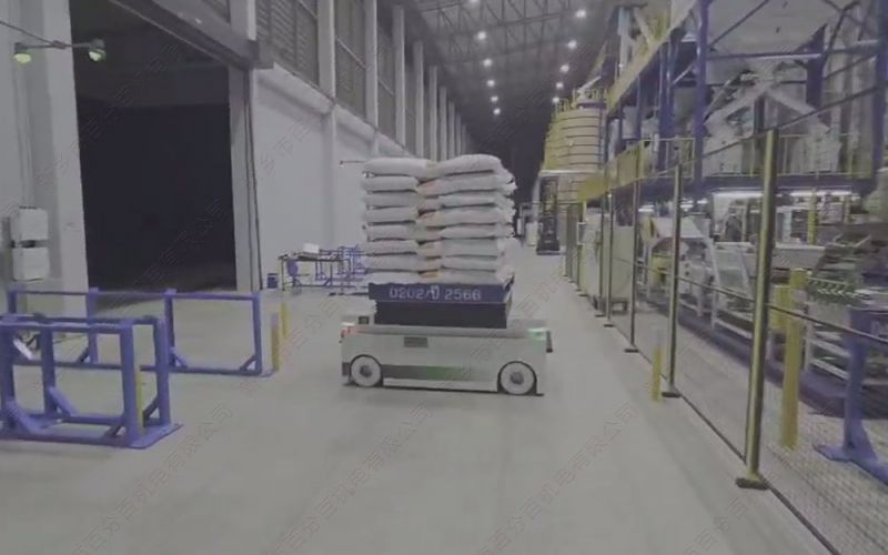 工業(yè)場(chǎng)景中應(yīng)用的麥克納姆輪AGV小車(chē)