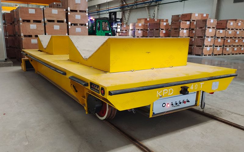 低壓軌道供電型電動(dòng)平車(chē)：工業(yè)物流的有效解決方案