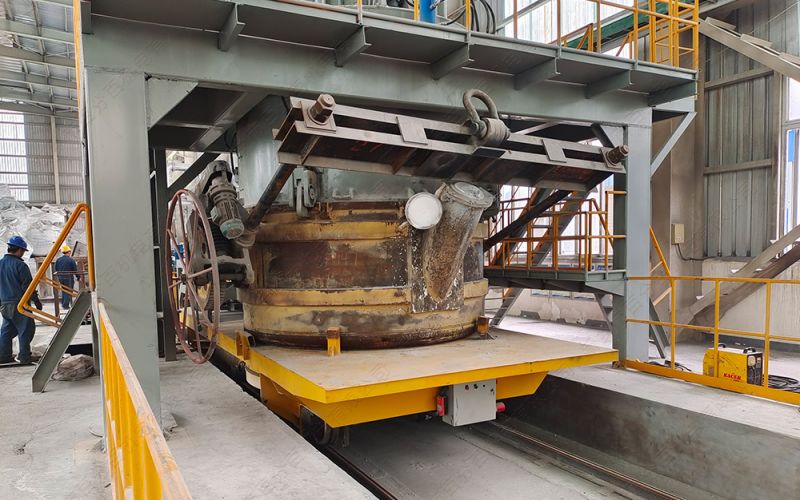 相對(duì)于無(wú)軌電動(dòng)平車(chē)，為什么冶煉鑄造行業(yè)更加傾向選擇使用有軌電動(dòng)平車(chē)