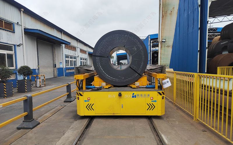 當(dāng)世界奔向“無人”，軌道平車依舊在軌道上，扛起工業(yè)的基石